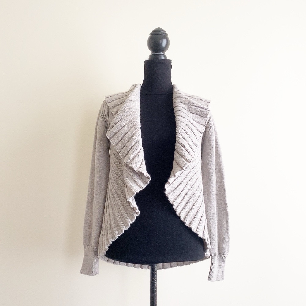 Vintage Y2K Hekla & Co Grey Ruffle Sweater Cardigan – Size Large – wool blend